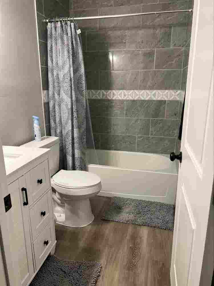 Bedroom for rent! Available now