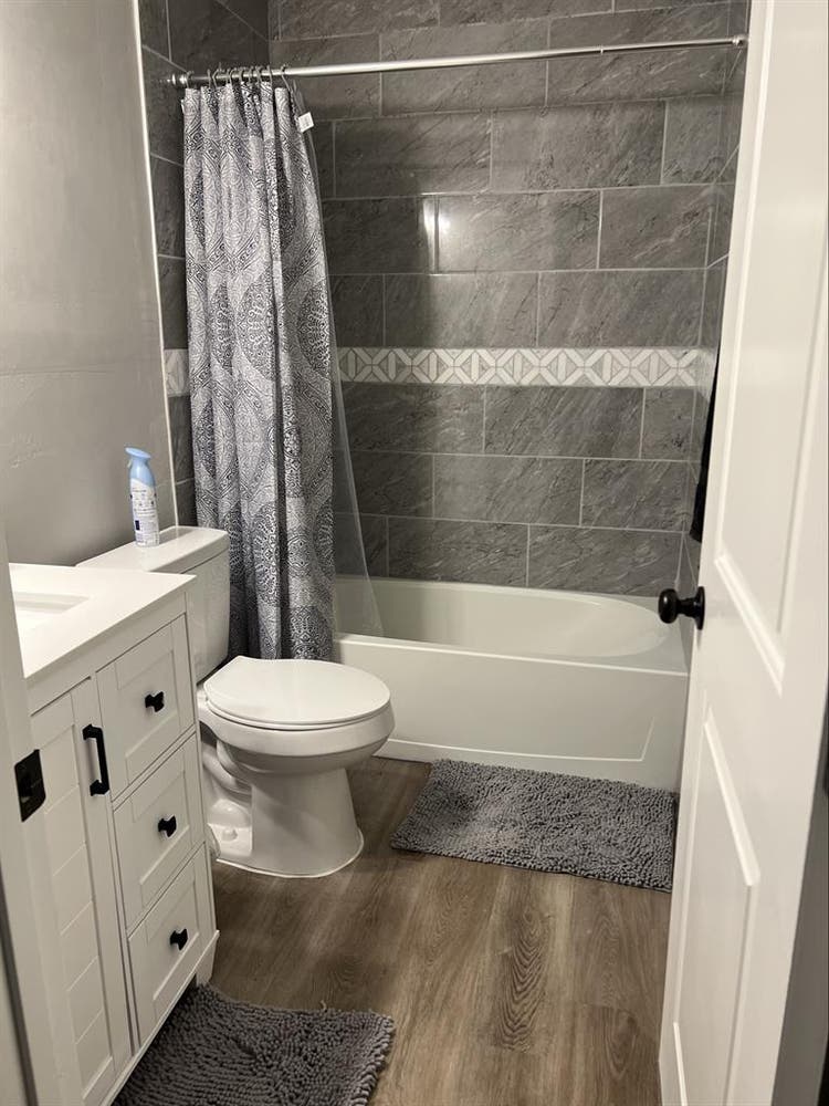 Bedroom for rent! Available now