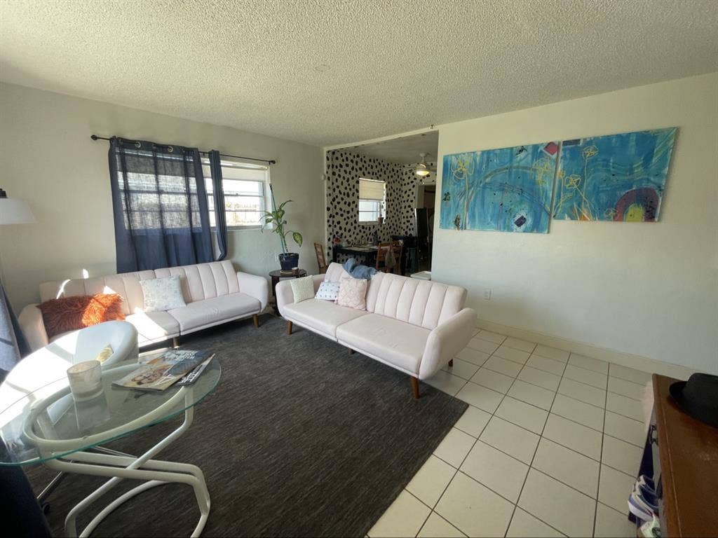 Furnished room for rent x 1 person