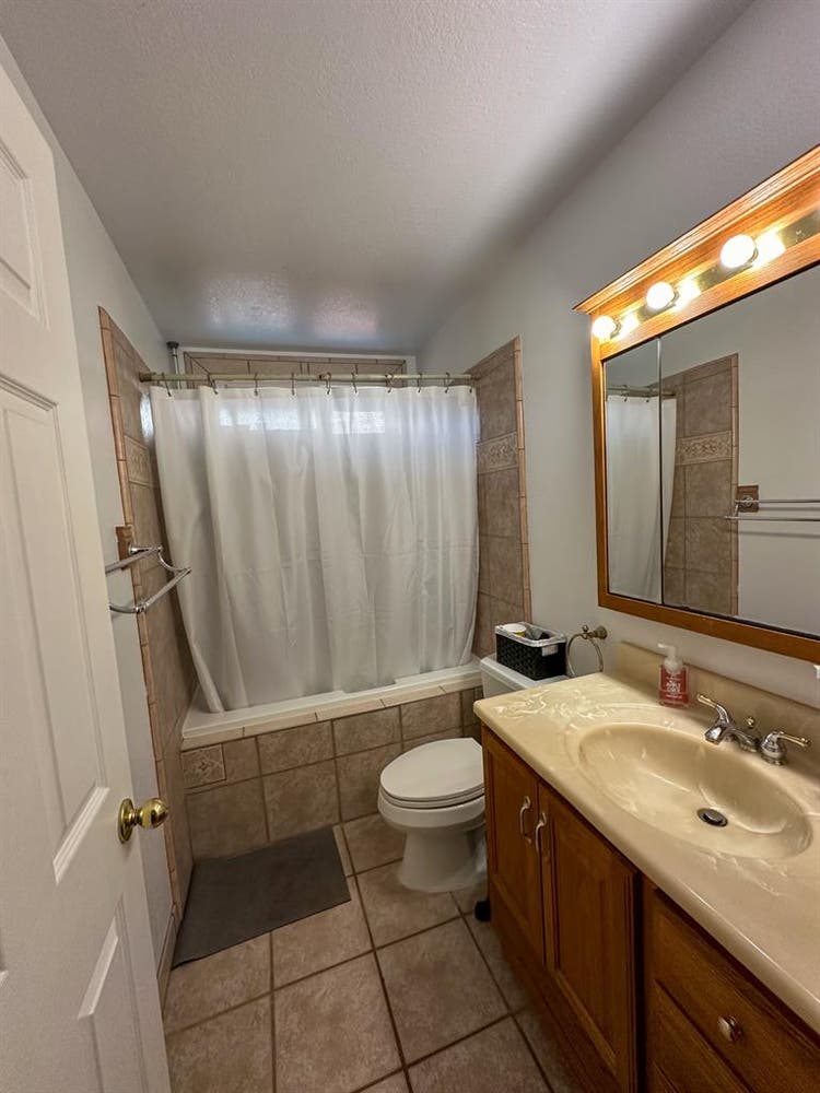 Single Room in Clairemont Home