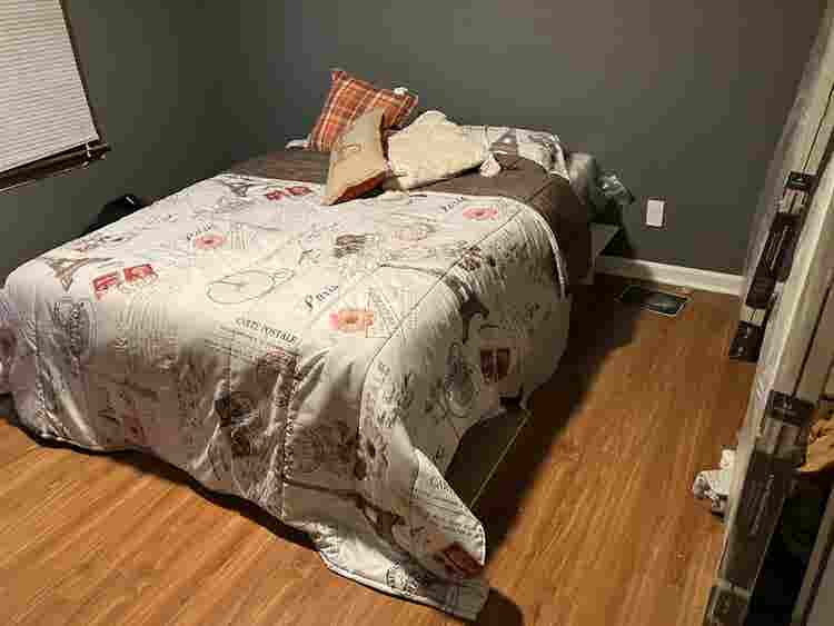 2 ROOMS FOR RENT