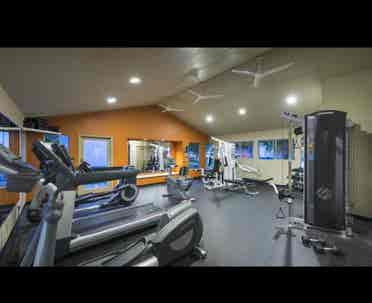 Ground level corner unit! W/D