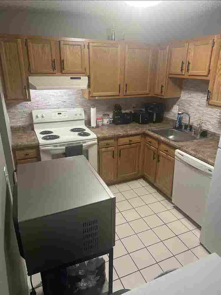Looking for a roommate!