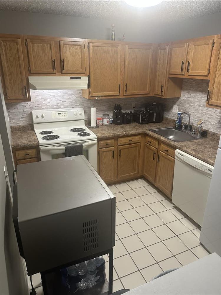 Looking for a roommate!