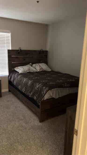 Looking for Consistent Roommate