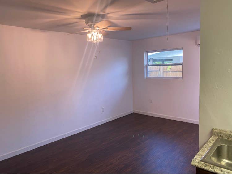 New Studio private bath