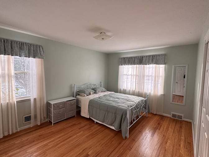 Room in a Female Only House 