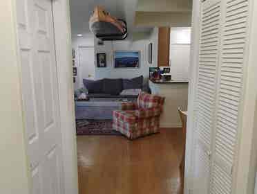 5 minutes from downtown Charleston