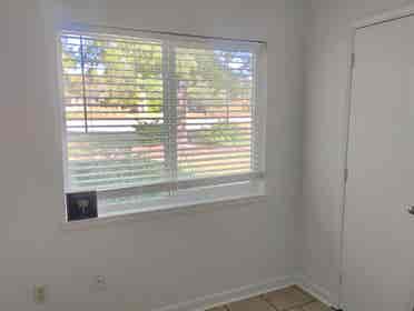 5 minutes from downtown Charleston