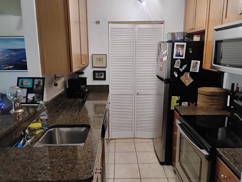 5 minutes from downtown Charleston