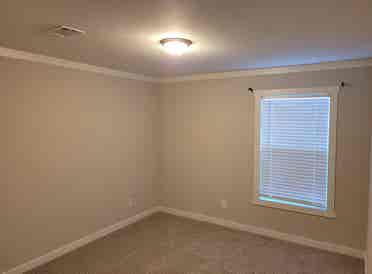I am looking for a roommate