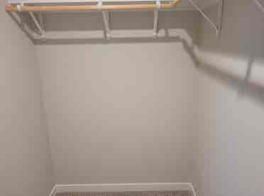 I am looking for a roommate