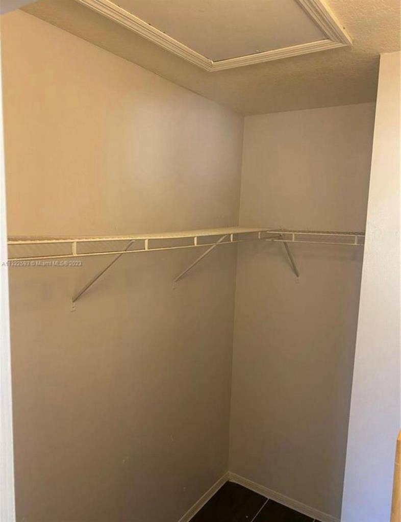 PRIVATE ROOM WITH PRIVATE BATHROOM