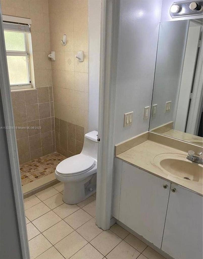 PRIVATE ROOM WITH PRIVATE BATHROOM