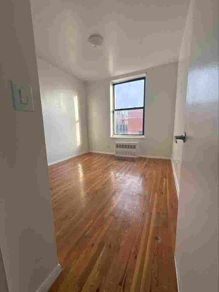 Huge Sunlit Top Floor Elevator Room