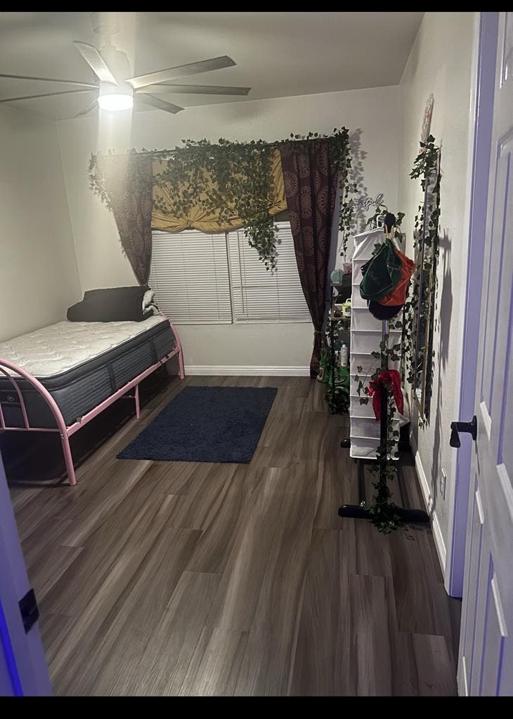 Spacious Bedroom W/Bath
