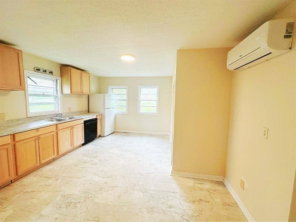 3
b2b big house  for rent
