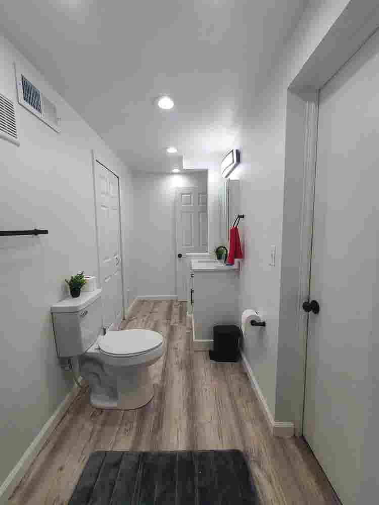 Small room for rent