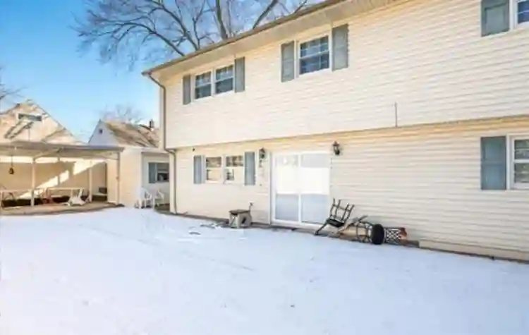 2 rooms for rent utilities included