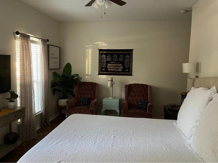 Spacious fully furnished 4 bedrooms