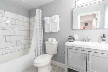 Room Near UMBC + Private Bath
