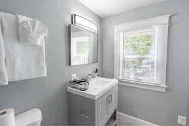 Room Near UMBC + Private Bath