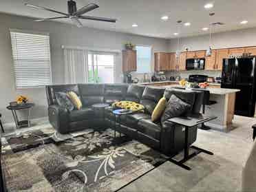 Cozy room w/ shared Bath & Kitchen