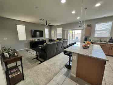 Cozy room w/ shared Bath & Kitchen