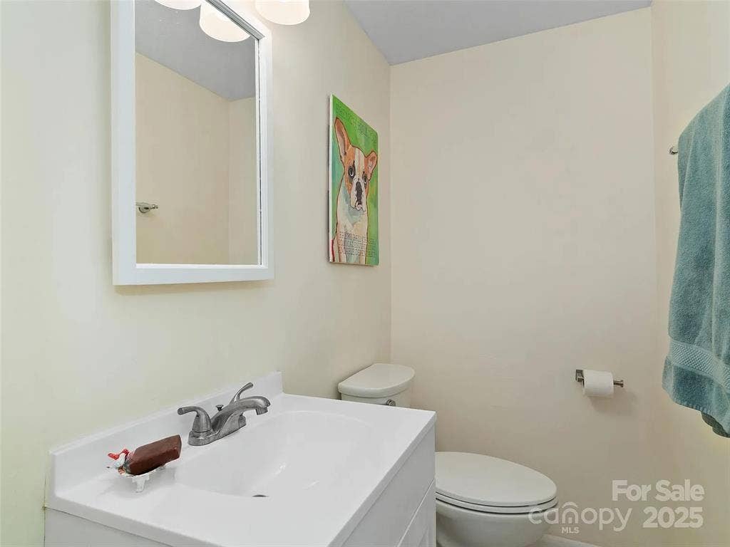 Beautiful Haw Creek Room