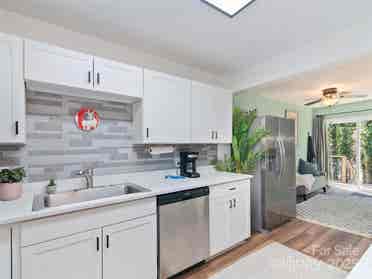 Beautiful Haw Creek Room