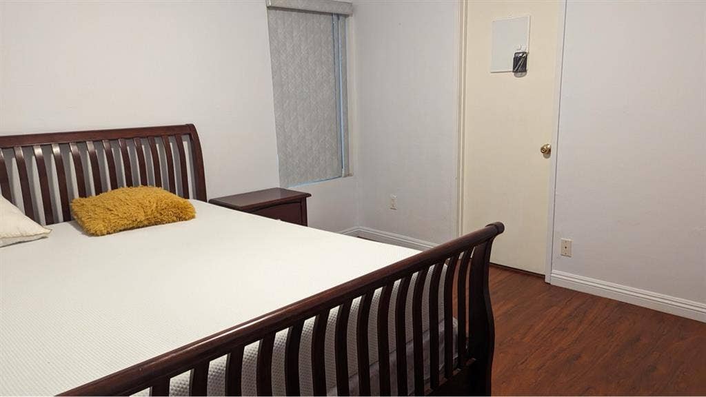 Master Bdrm w/ bathroom