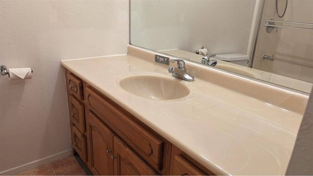 Master Bdrm w/ bathroom