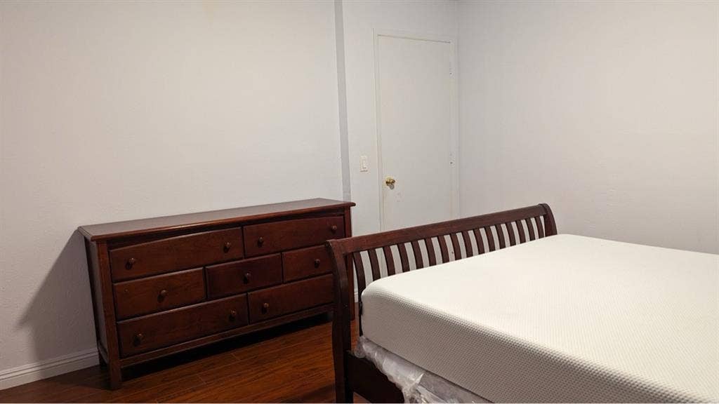 Master Bdrm w/ bathroom
