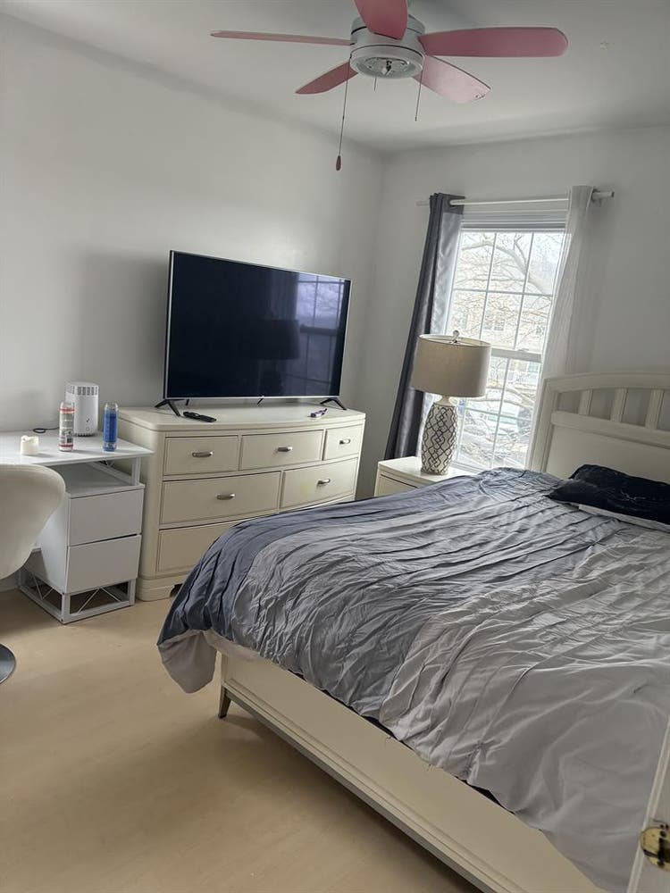 Room For Rent  a month