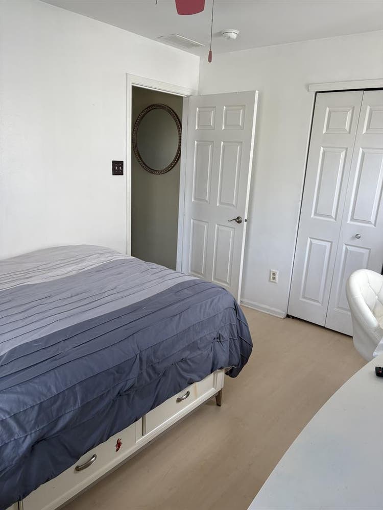 Room For Rent  a month