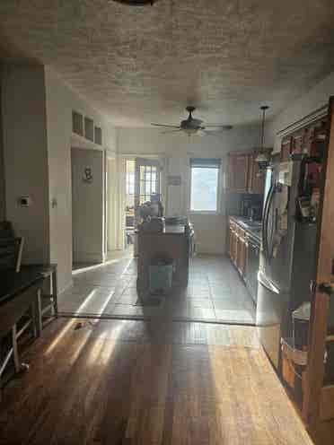 Room Near Riverside Park NE GR