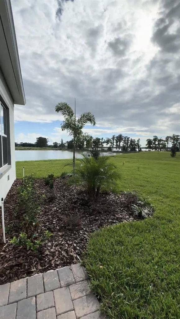 4 Bedroom house on Lake Pickett