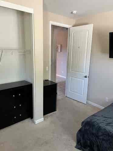 Looking for roommate