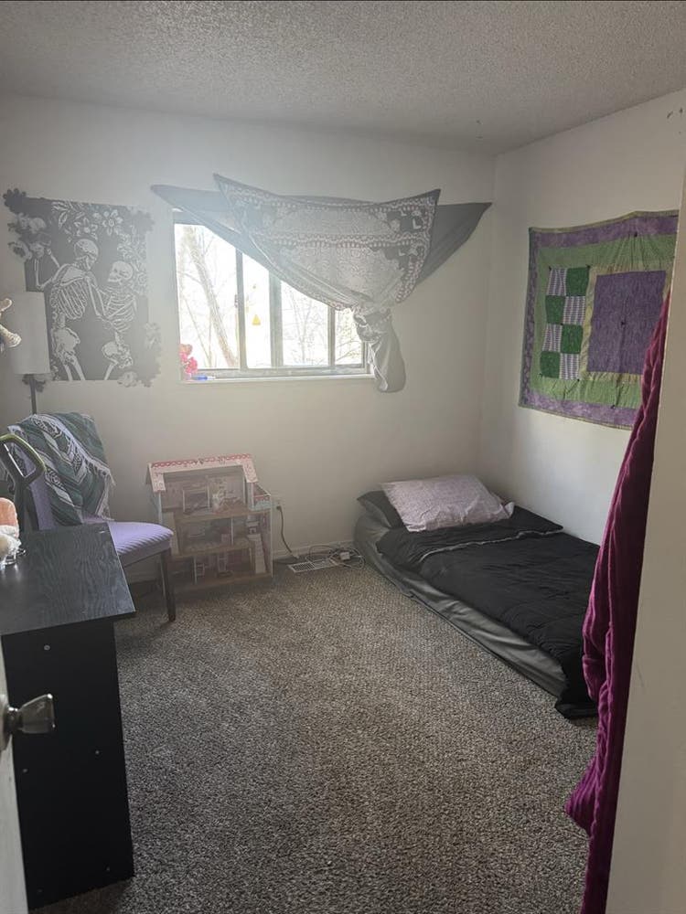 Room For Rent