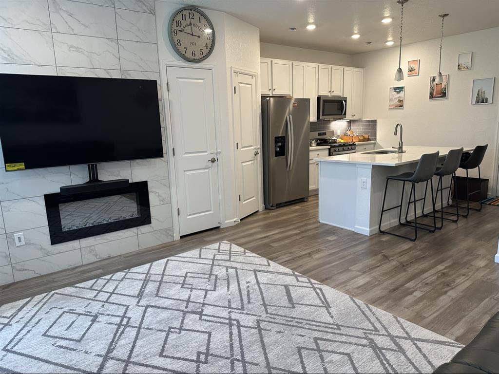 Townhome for rent Prime Location!!