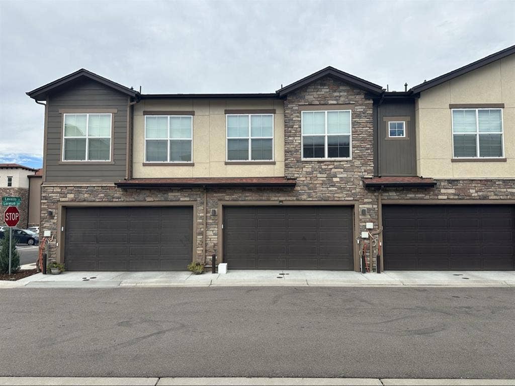Townhome for rent Prime Location!!