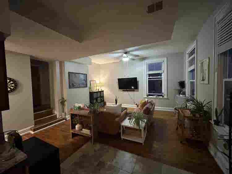 2 rooms in OTR