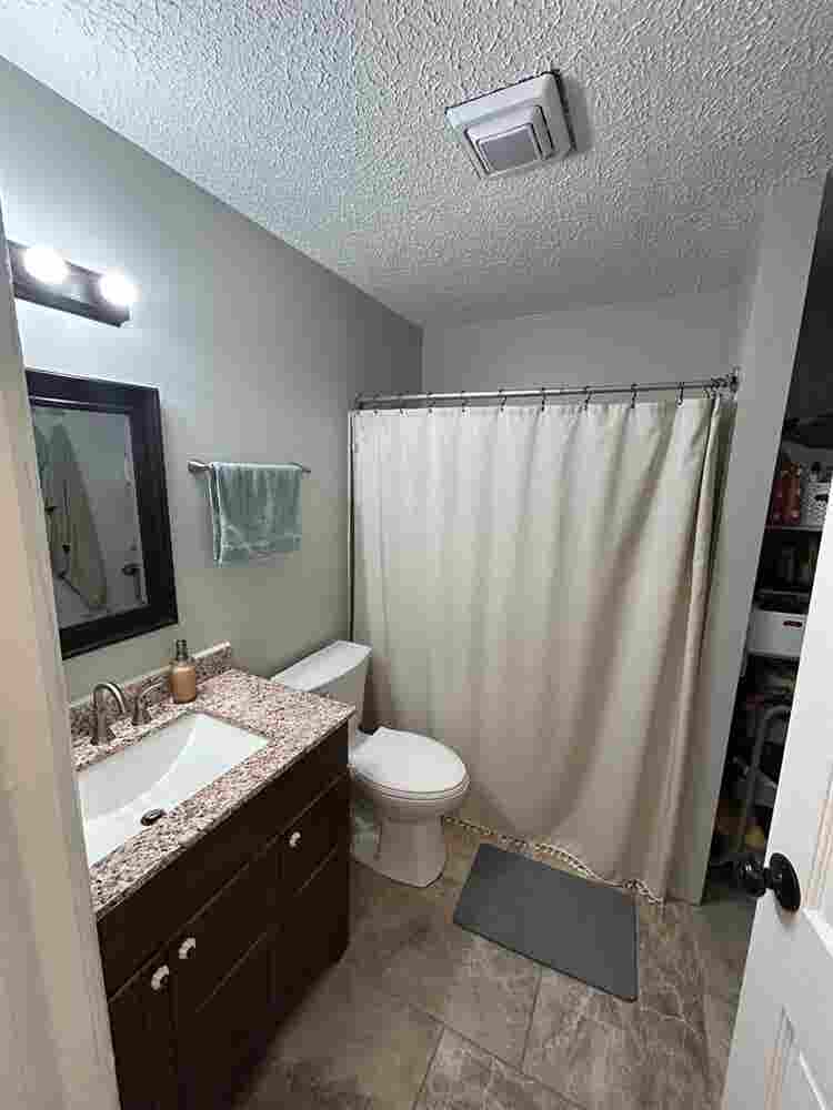 2 rooms in OTR