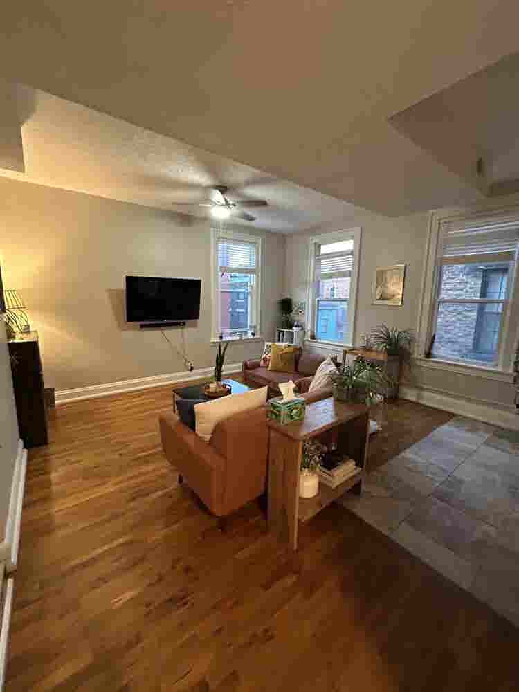 2 rooms in OTR