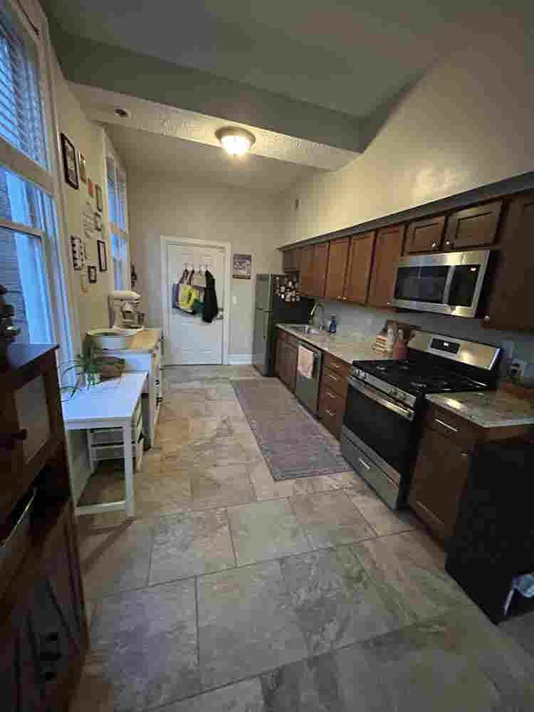 2 rooms in OTR