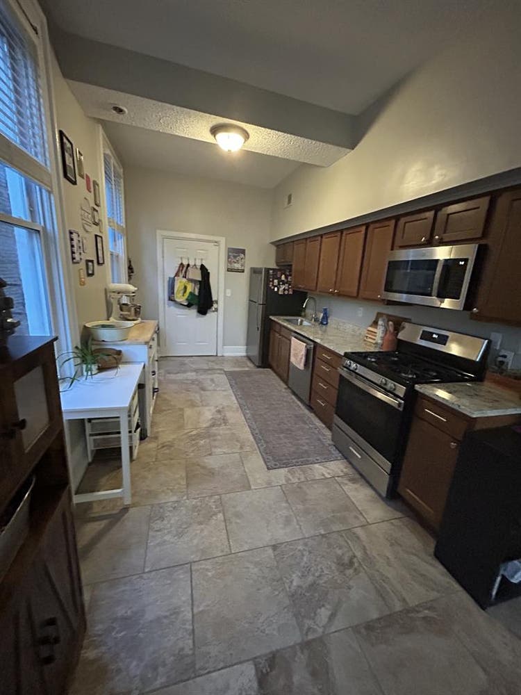 2 rooms in OTR