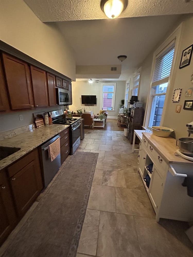 2 rooms in OTR