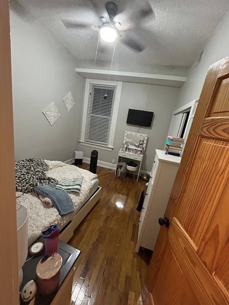 2 rooms in OTR