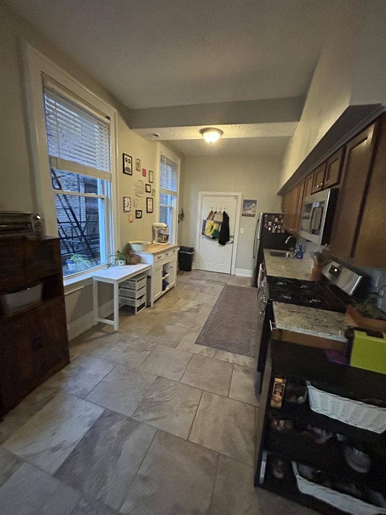 2 rooms in OTR