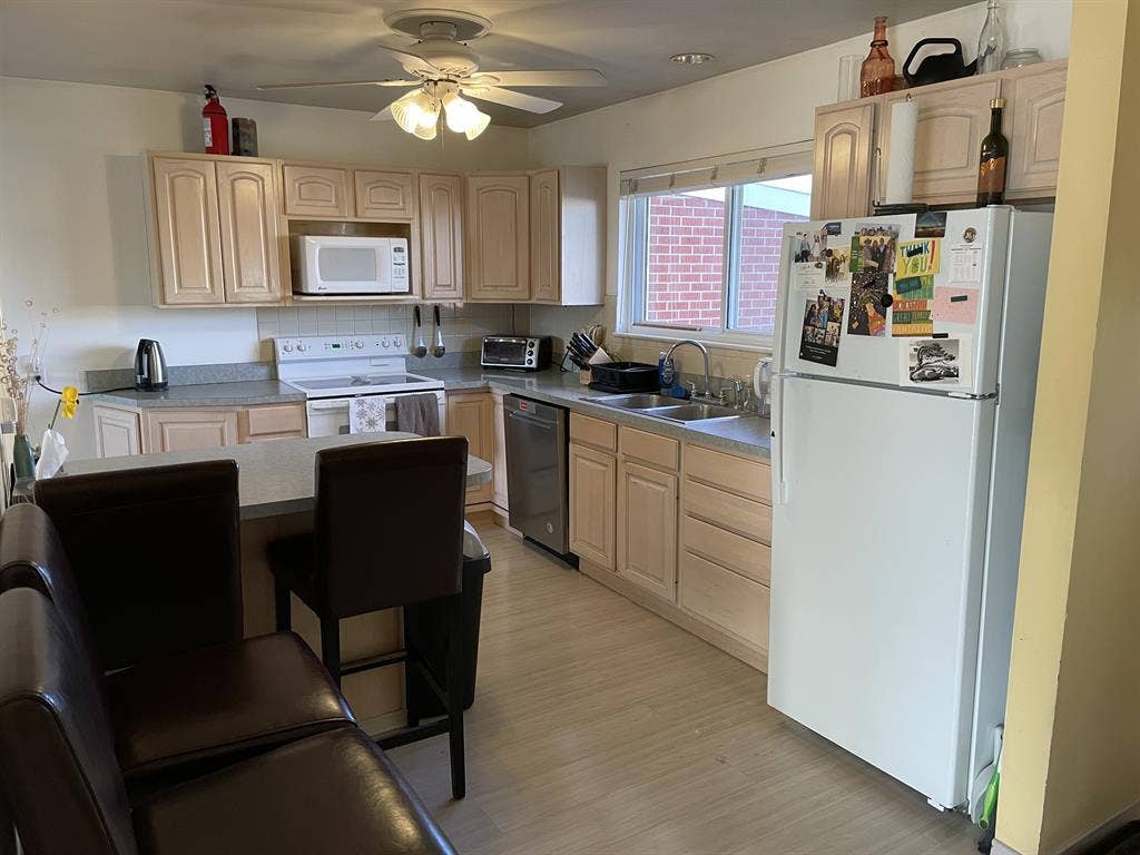 Room for rent near Glendale